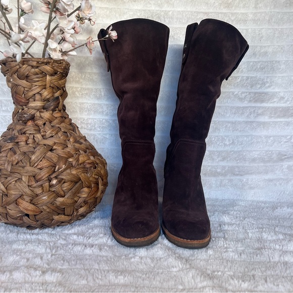 UGG Josie Boots Convertible Dark
Brown Suede 9.5 - Picture 2 of 10